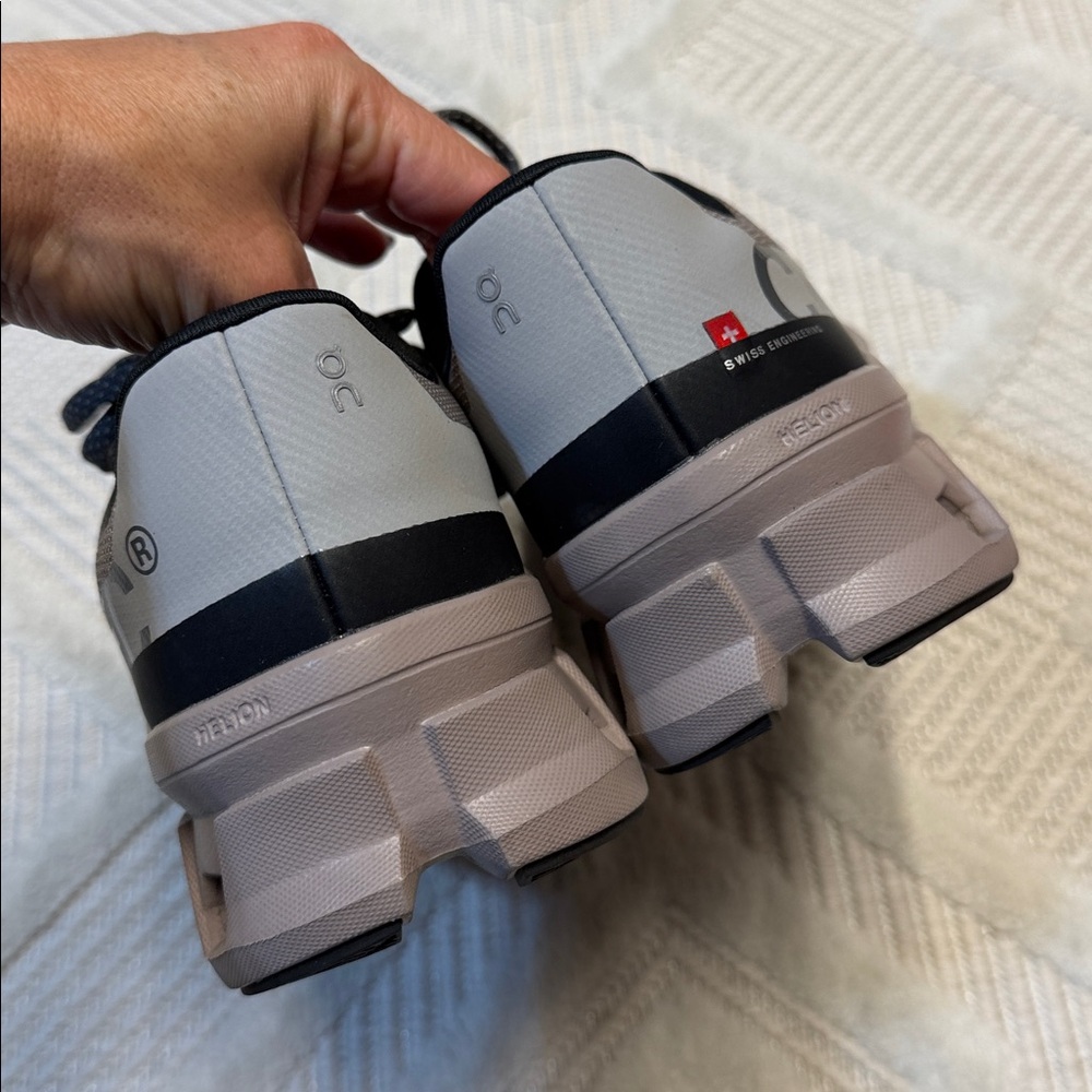 ON - CLOUD MONSTER - image 5